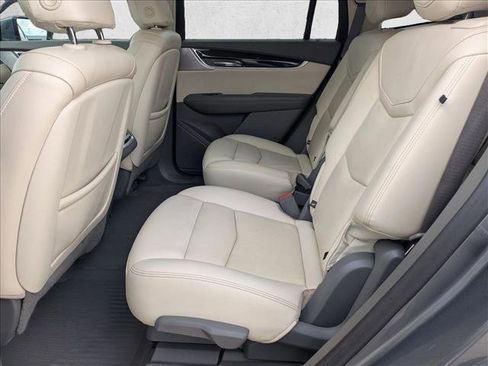 Used 2022 Cadillac XT6 Premium Luxury w/ Technology Package image 21