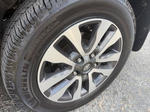 Used 2018 Toyota Sequoia Limited w/ Safety & Convenience Package AWD/4WD image 3