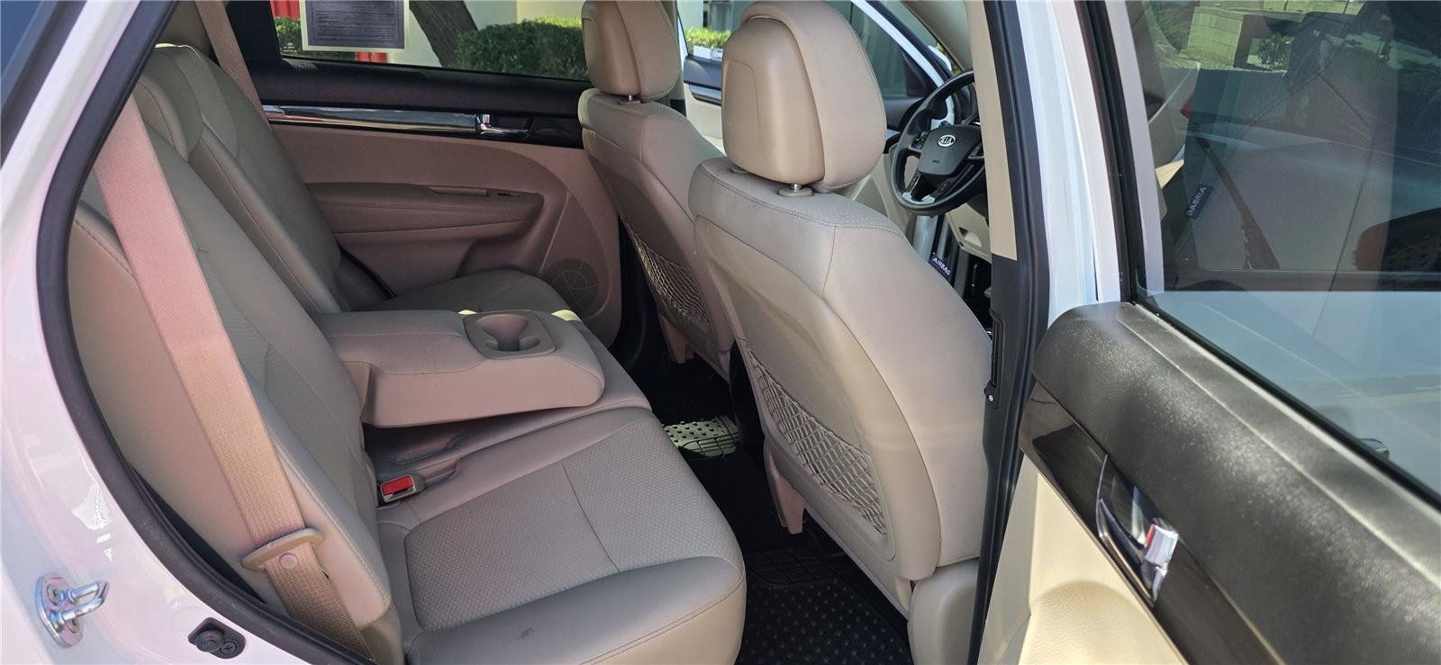 Used 2013 Kia Sorento LX w/ Convenience Pkg FWD image 13