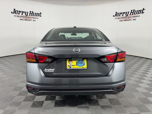 Used 2025 Nissan Altima 2.5 SV FWD image 7
