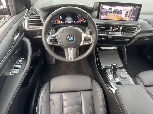 Used 2025 BMW X4 xDrive30i w/ Premium Package image 11
