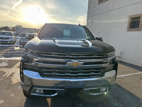 Used 2019 Chevrolet Silverado 1500 LTZ image 2