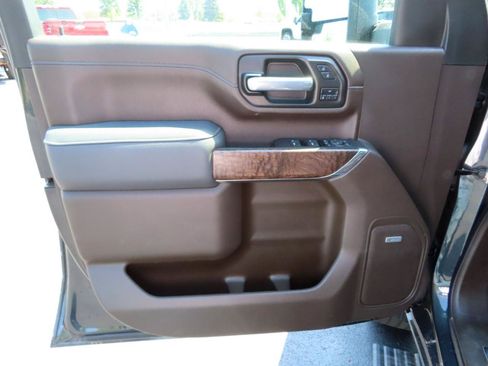 Used 2021 GMC Sierra 3500 Denali w/ Denali Ultimate Package AWD/4WD image 28