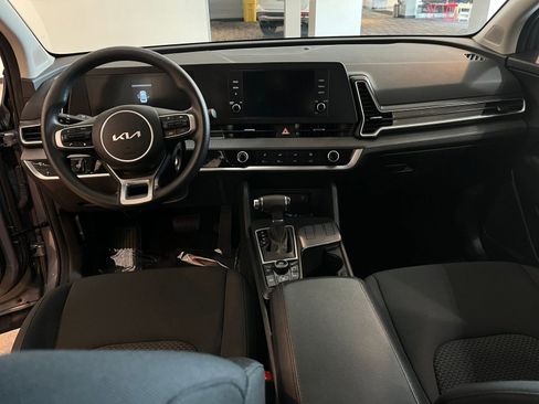 Used 2025 Kia Sportage LX FWD image 33