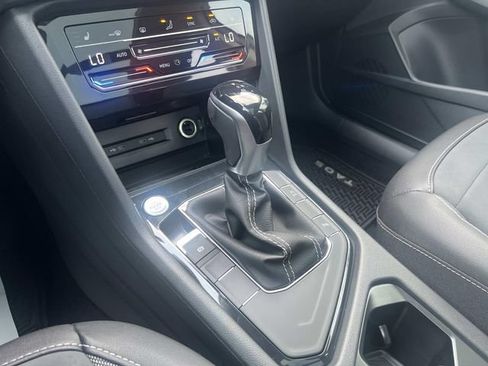 New 2026 Volkswagen Taos SE FWD image 22