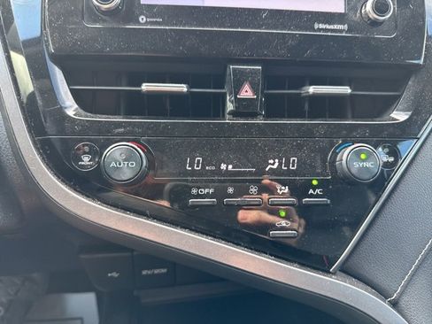 Used 2022 Toyota Camry SE image 32