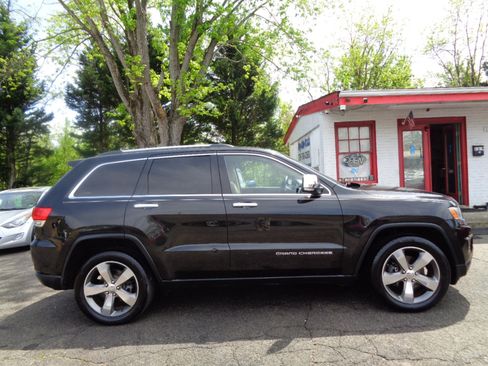 Used 2014 Jeep Grand Cherokee Limited w/ Trailer Tow Group IV image 4