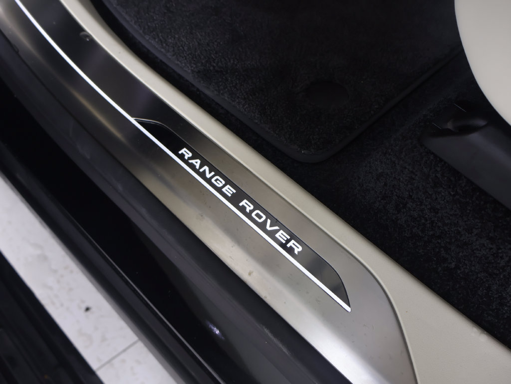 Used 2026 Land Rover Range Rover SE AWD/4WD image 20