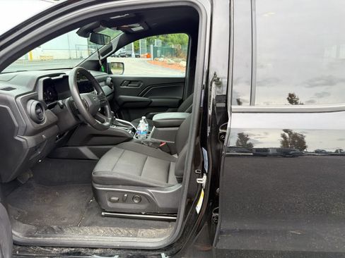 Used 2024 Chevrolet Colorado Trail Boss w/ Technology Package AWD/4WD image 2