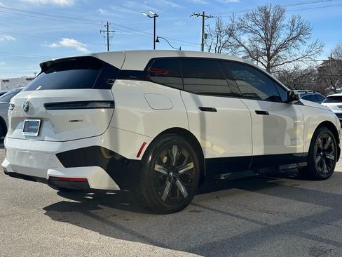 Used 2022 BMW iX xDrive50 w/ Sport Package image 10