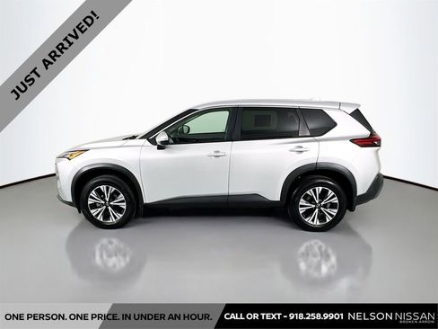 Certified 2022 Nissan Rogue SV image 8