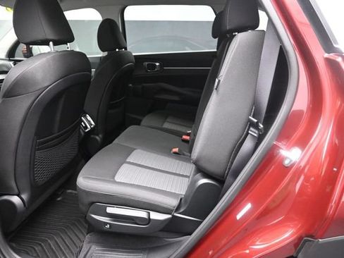 Used 2025 Kia Sorento LX FWD image 20