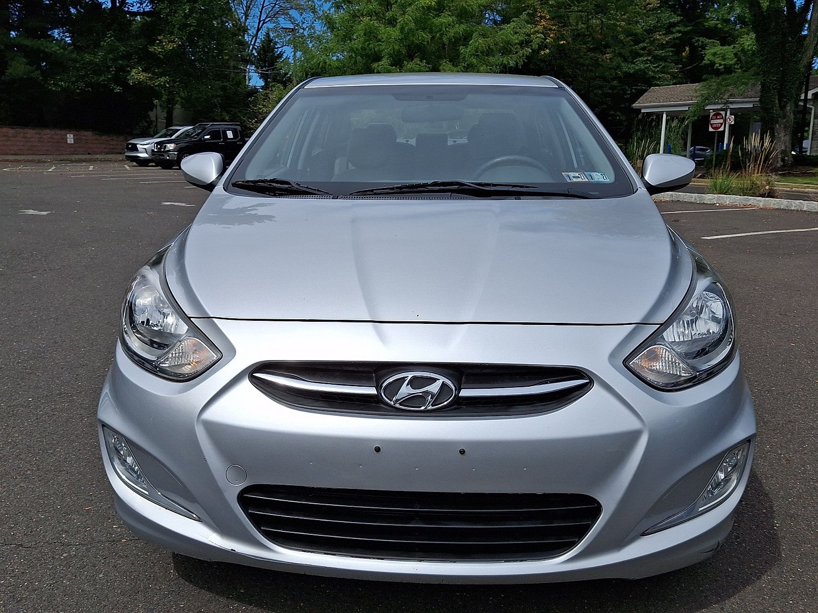 Used 2013 Hyundai Accent GLS w/ Premium Pkg FWD image 2