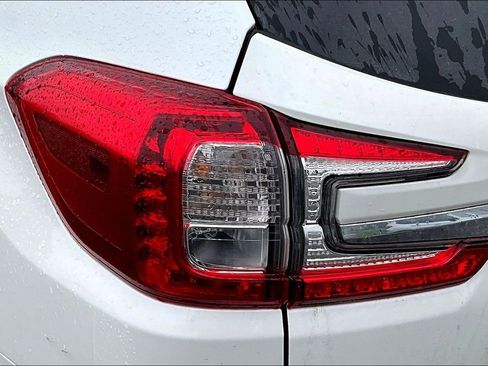 Used 2024 Subaru Ascent Premium w/ Convenience Package AWD/4WD image 19