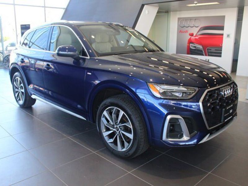 Certified 2025 Audi Q5 2.0T Premium Plus image 1