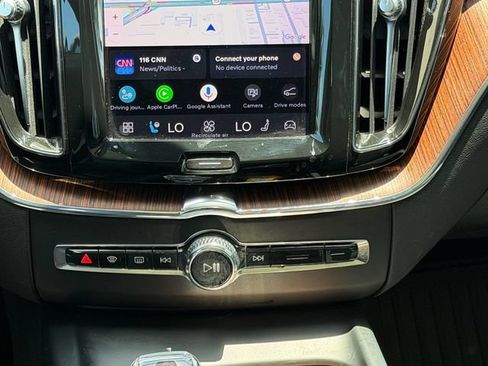 Used 2023 Volvo XC60 B5 Ultimate w/ Protection Package Premier FWD image 19