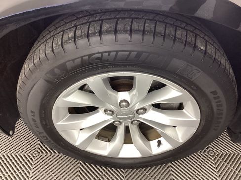 Used 2015 Chrysler 300 Limited image 12