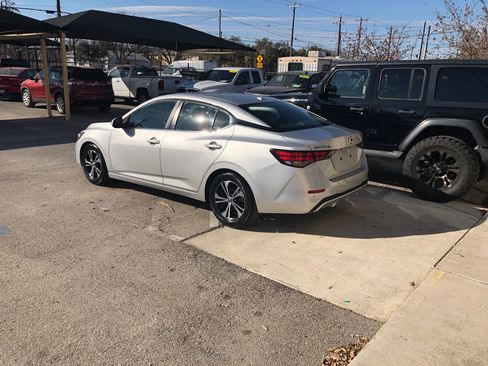Used 2021 Nissan Sentra SV image 4