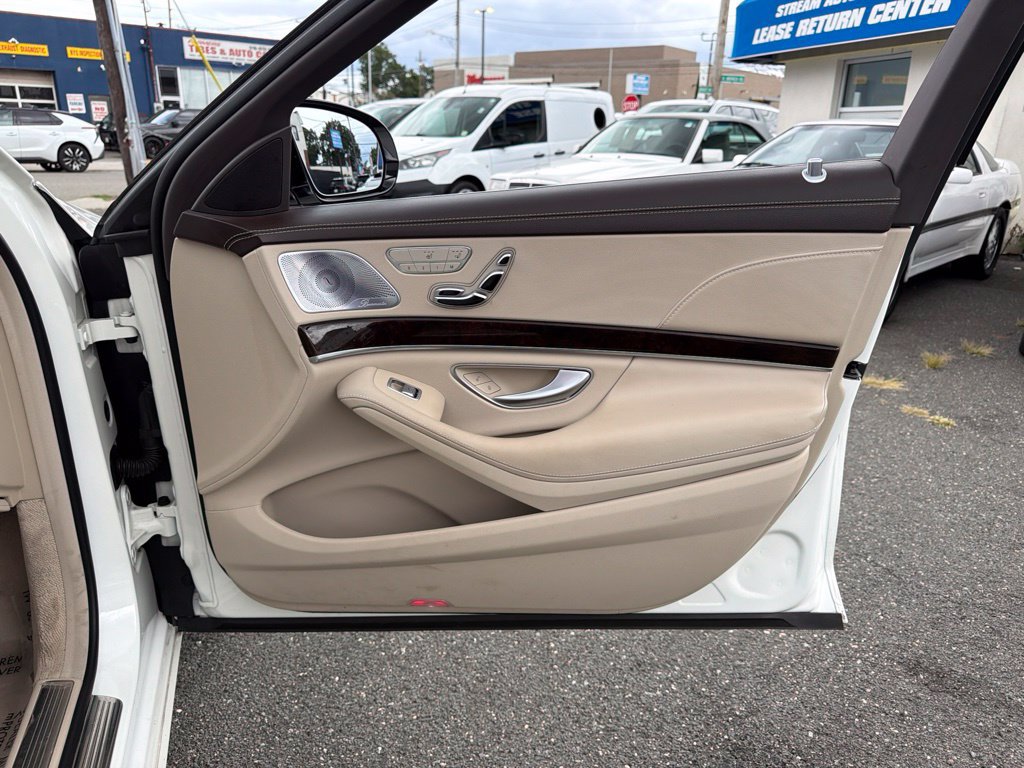 Used 2020 Mercedes-Benz S 560 4MATIC Sedan image 19