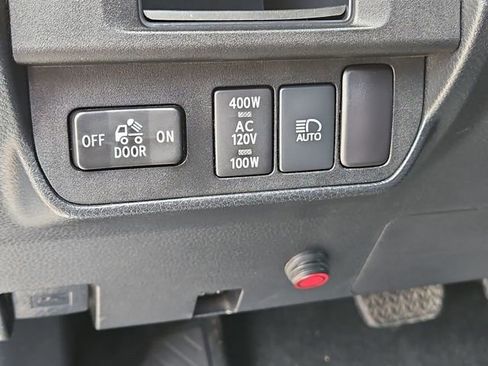 Used 2018 Toyota Tacoma TRD Sport w/ TRD Premium Sport Package image 46