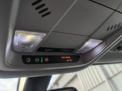 Used 2020 GMC Acadia SLE w/ LPO, Floor Liner Package image 30