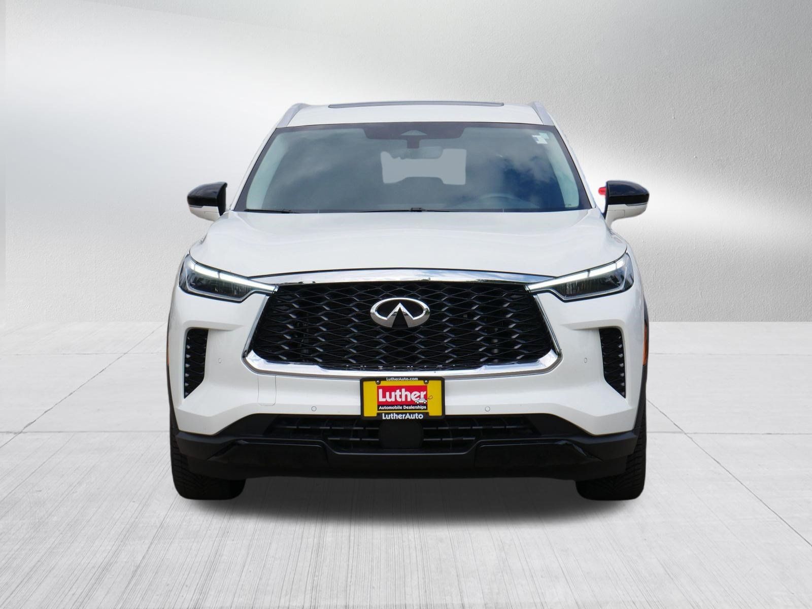 Used 2024 INFINITI QX60 Luxe AWD/4WD image 2