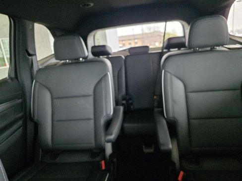 Used 2025 Buick Enclave Preferred image 46