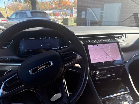 New 2025 Jeep Grand Cherokee Summit w/ Luxury Tech Group V image 10