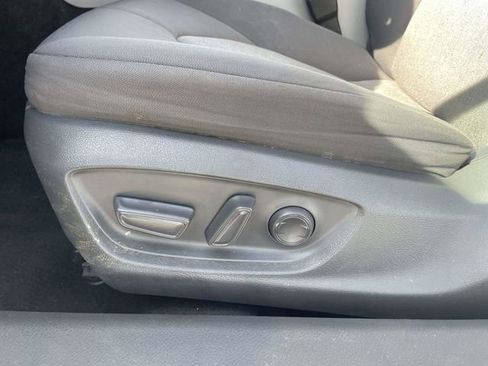 Used 2021 Toyota Camry LE image 20