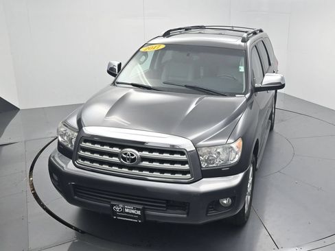 Used 2017 Toyota Sequoia Platinum AWD/4WD image 67