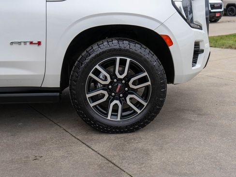 Used 2023 GMC Yukon AT4 w/ AT4 Premium Package image 42