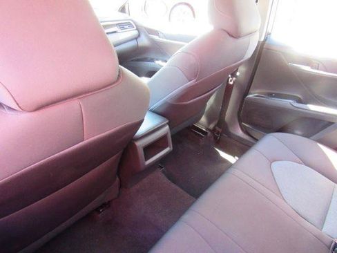 Used 2018 Toyota Camry LE FWD image 23