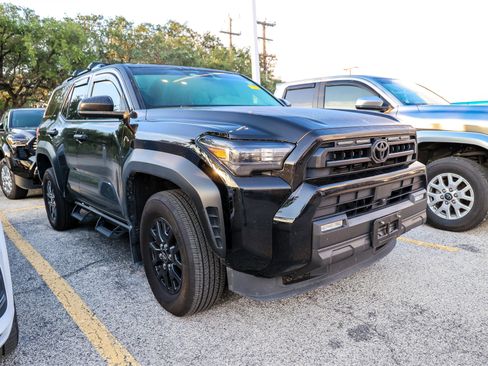 Used 2025 Toyota 4Runner SR5 AWD/4WD image 6