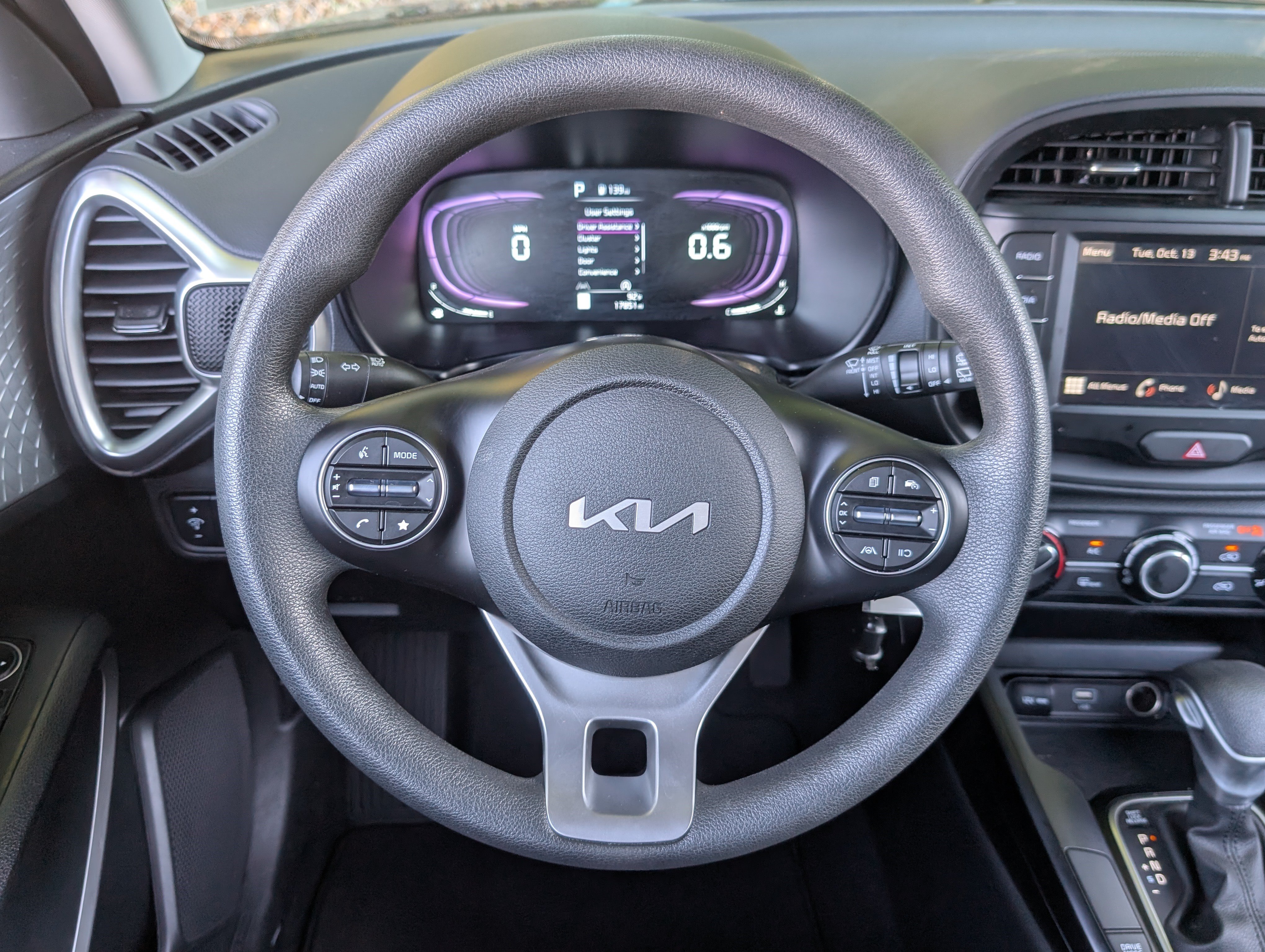 Used 2025 Kia Soul LX w/ LX Technology Package FWD image 22