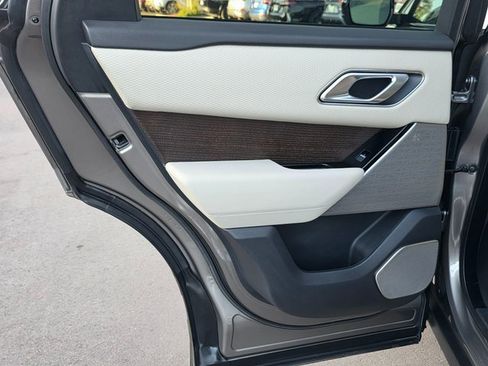 Used 2022 Land Rover Range Rover Velar S image 21