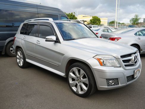 Used 2010 Mercedes-Benz GLK 350 4MATIC image 3