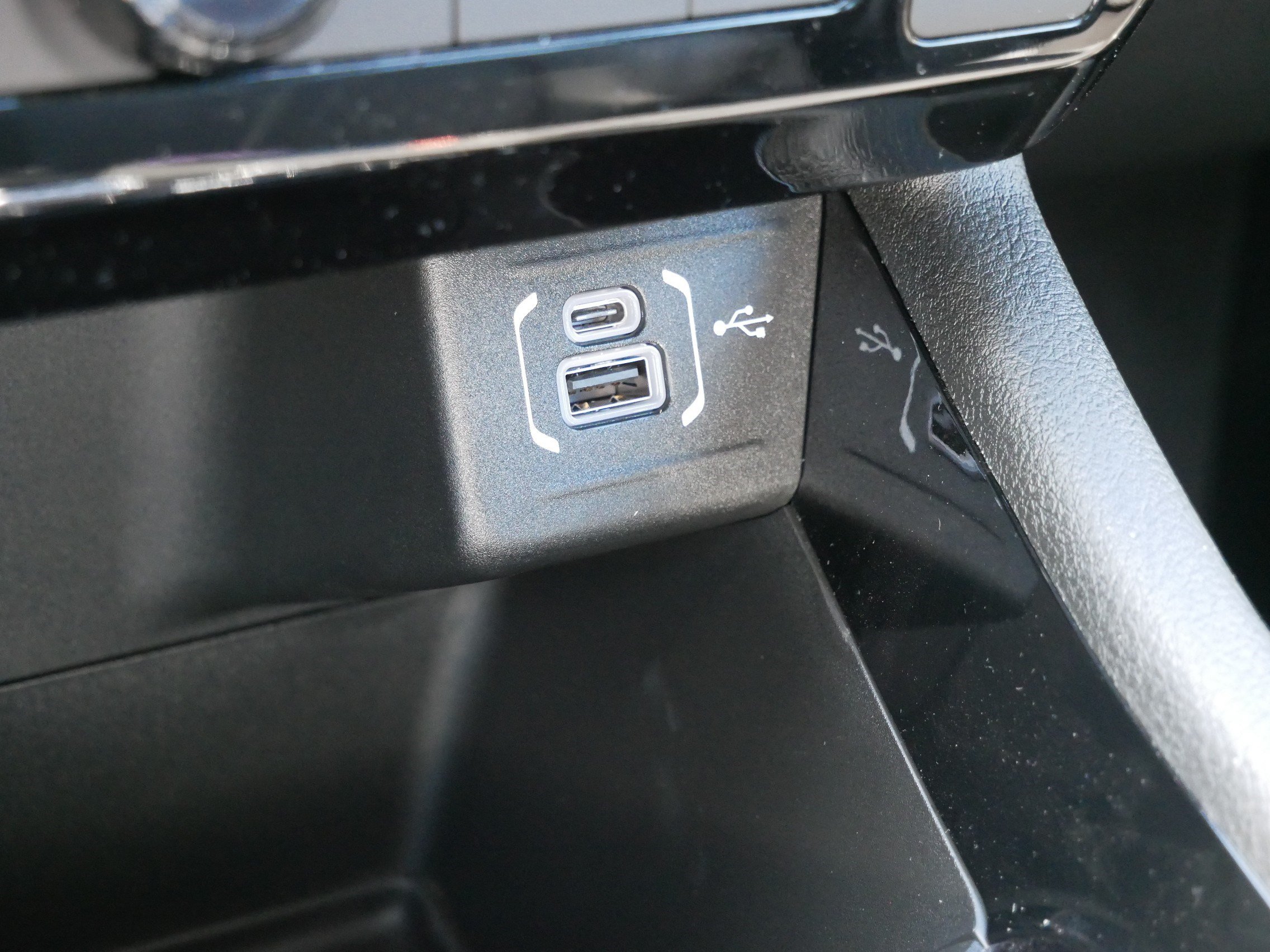 New 2026 Jeep Compass Latitude AWD/4WD image 16