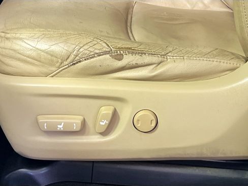 Used 2013 Toyota 4Runner Limited image 15