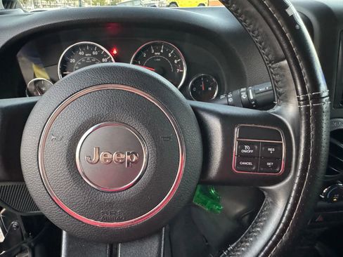 Used 2017 Jeep Wrangler Unlimited Sport w/ Connectivity Group image 32