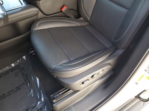 Used 2025 GMC Yukon Denali image 20