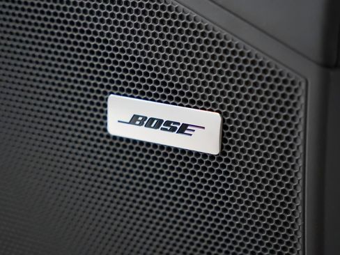 Certified 2023 Porsche Cayenne Platinum Edition image 15