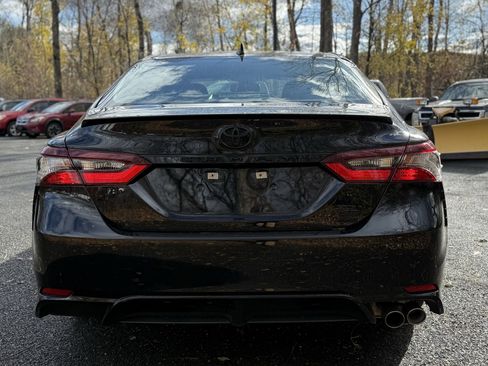 Used 2023 Toyota Camry SE image 9