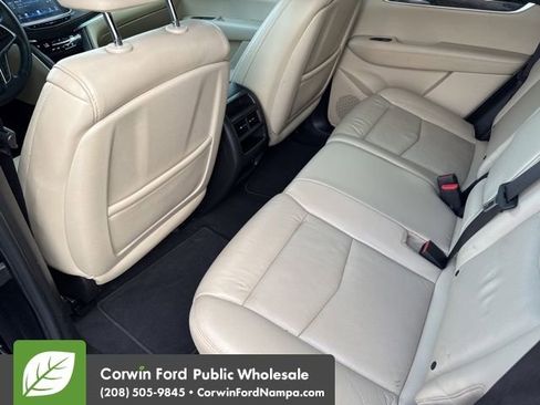 Used 2017 Cadillac XT5 FWD image 29