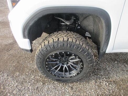 New 2026 GMC Sierra 1500 Elevation image 12