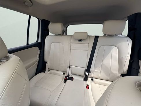 Used 2023 Mercedes-Benz GLB 250 4MATIC w/ Premium Package image 24