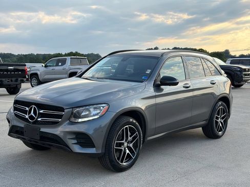 Used 2017 Mercedes-Benz GLC 300 4MATIC image 2