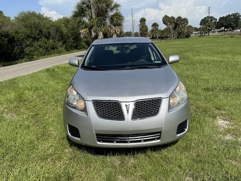 Used 2009 Pontiac Vibe w/ Preferred Package FWD image 8