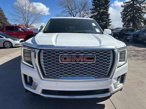 Used 2022 GMC Yukon XL Denali image 3
