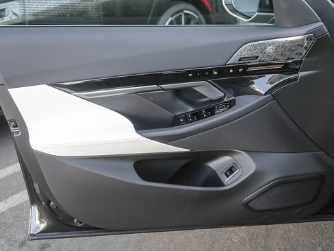 New 2026 BMW 530i RWD image 17