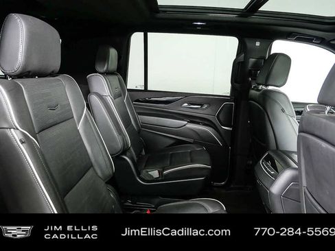 Used 2024 Cadillac Escalade ESV Sport image 23